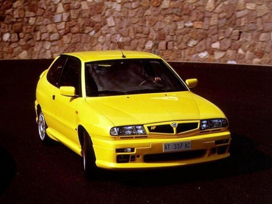  Lancia Delta HPE 2.0 16v HF Turbo 1995 года  (фото 2 из 4)